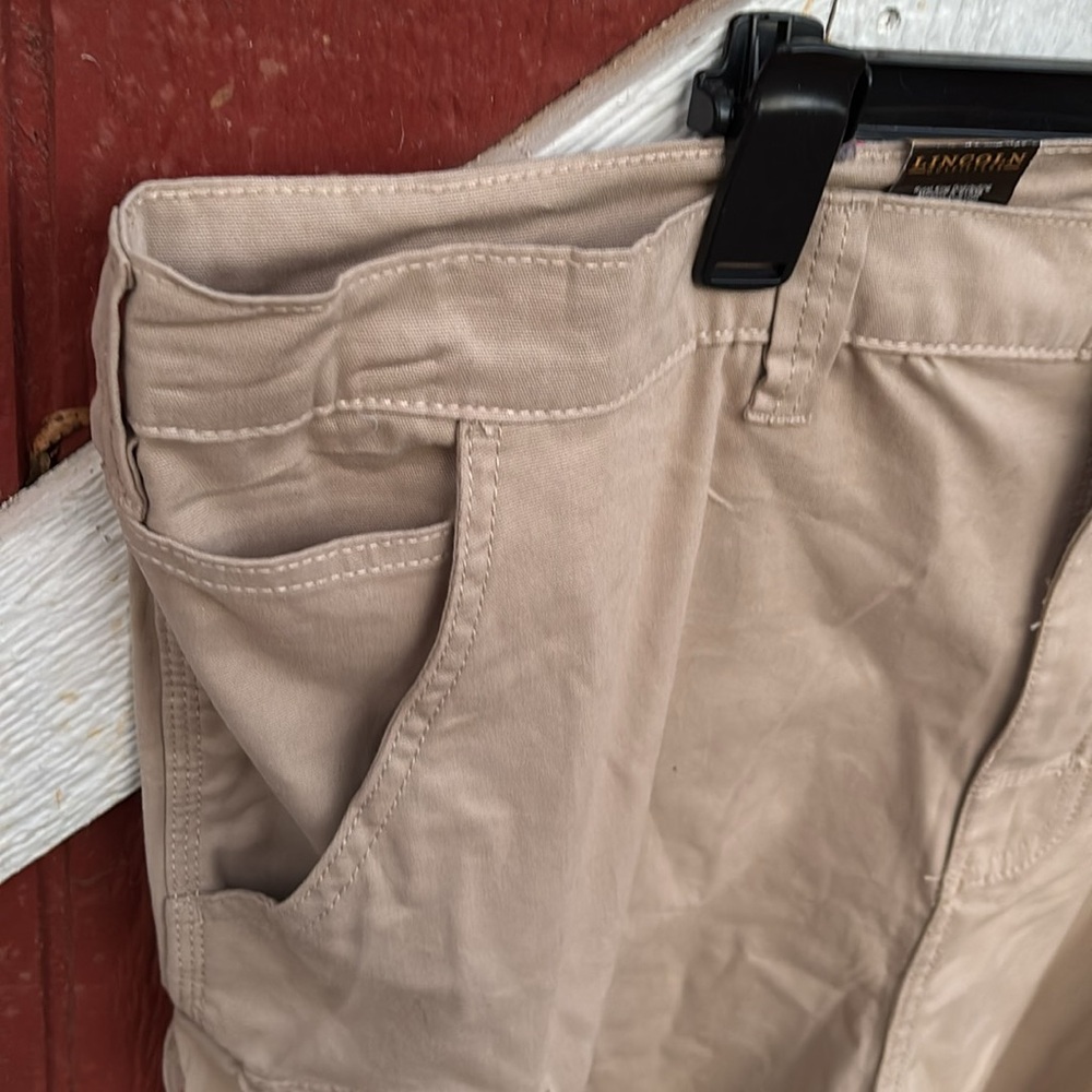NWT Lincoln Outfitters Flex Cargo Tan Shale Shorts Men’s 48W Stain Resistant - Picture 2 of 16